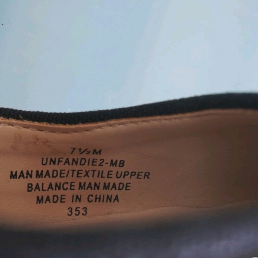 Unisa Vegan Patent Shiny Black Mary Janes NWOT - Picture 4 of 8